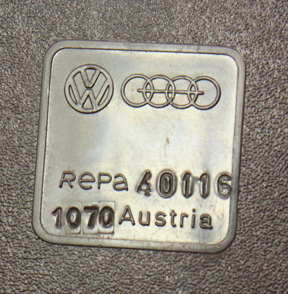 RH Seat Belt SeatBelt Receiver Buckle 90-92 VW Jetta Golf MK2 ~ 167 880 706 A ~