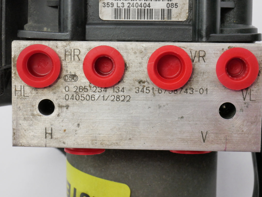 ABS Pump & Module 04-05 BMW 530i E60 - Genuine - 3451676890601 3451675874301