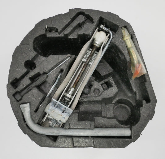 Trunk Tool Kit 99-05 VW Jetta Golf GTI MK4 Beetle Jack Lug Wrench Tow Hook !