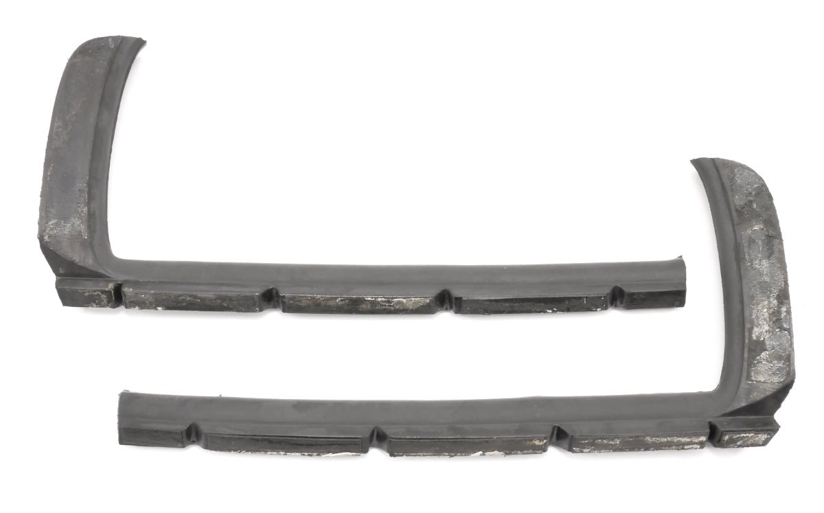 Headlight Head Light Lamp To Bumper Seals 90-94 VW Passat B3 - 357 853 896 / 895