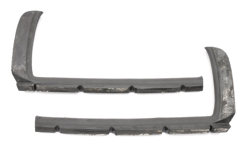 Headlight Head Light Lamp To Bumper Seals 90-94 VW Passat B3 - 357 853 896 / 895