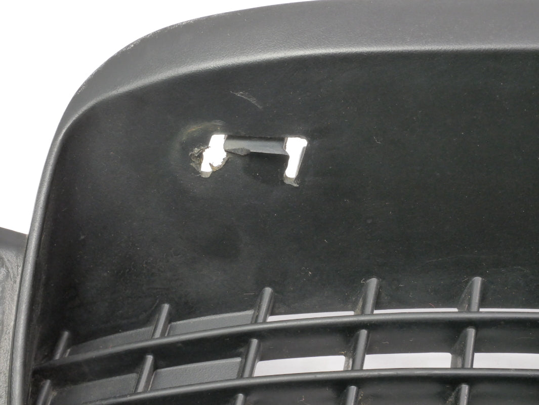 RH Lower Bumper Grill 93-99 VW Jetta Golf GTI Cabrio Mk3 Genuine - 1HM 853 666
