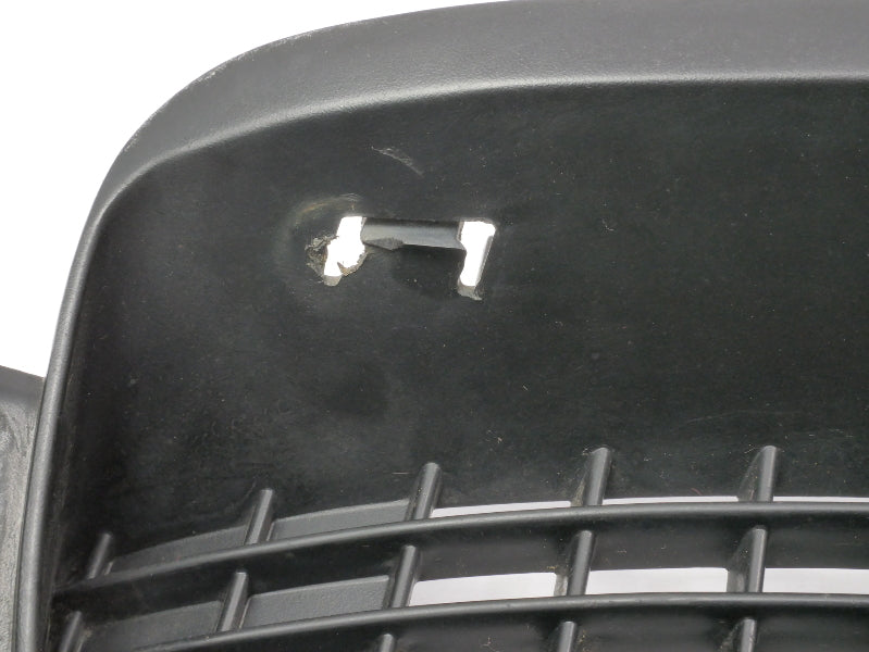 RH Lower Bumper Grill 93-99 VW Jetta Golf GTI Cabrio Mk3 Genuine - 1HM 853 666