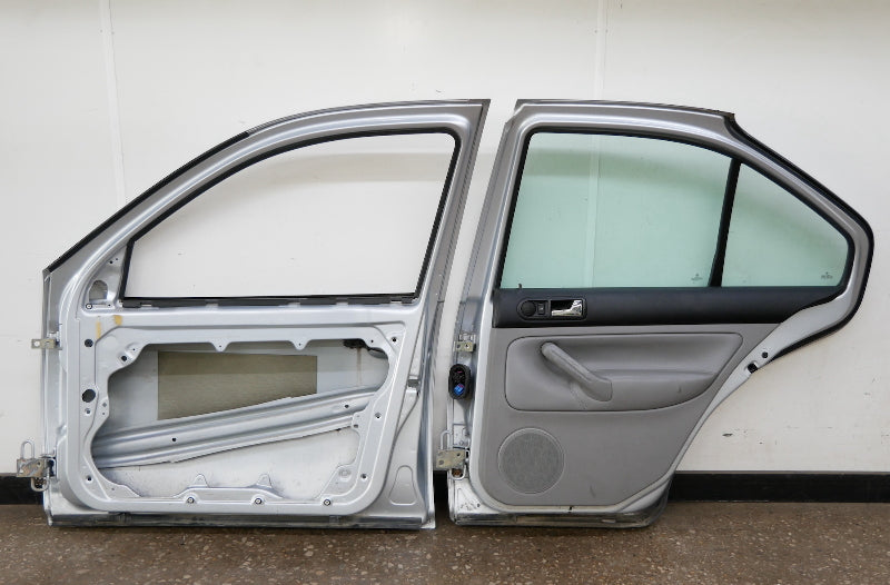 RH Front & Rear Door Assemblies 99-05 VW Jetta MK4 4DR LA7W Reflex Silver