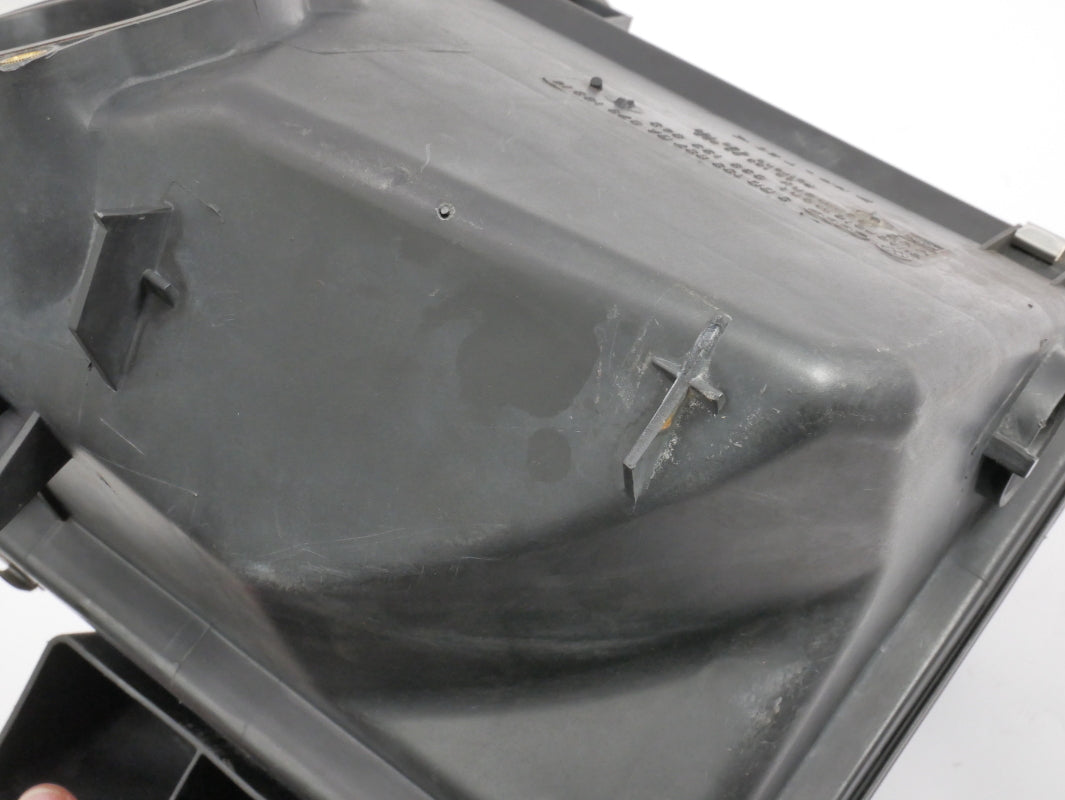 Airbox Intake Air Box Cleaner 01-05 VW Passat 2.8 30V V6 - 3B0 133 837 BA