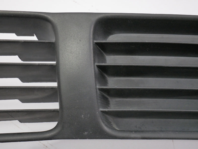 Lower Bumper Grill Grille Set 98-01 VW Passat B5 - Genuine - 3B0 853 677 A / 678