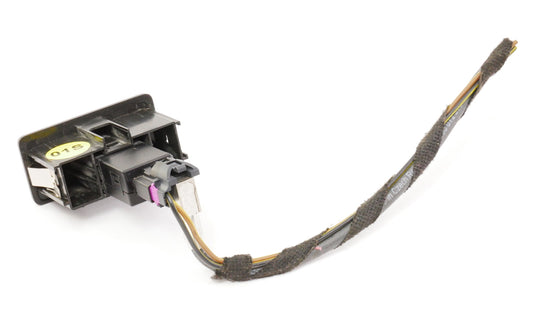 USB Port Connector 16-18 VW Jetta MK6 - Genuine - 3G0 035 222 C