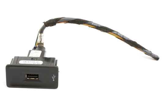 USB Port Connector 16-18 VW Jetta MK6 - Genuine - 3G0 035 222 C