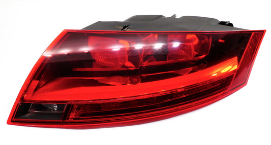 RH Tail Light Lamp 08-15 Audi TT Coupe / Convertible - Genuine - 8J0 945 096 E