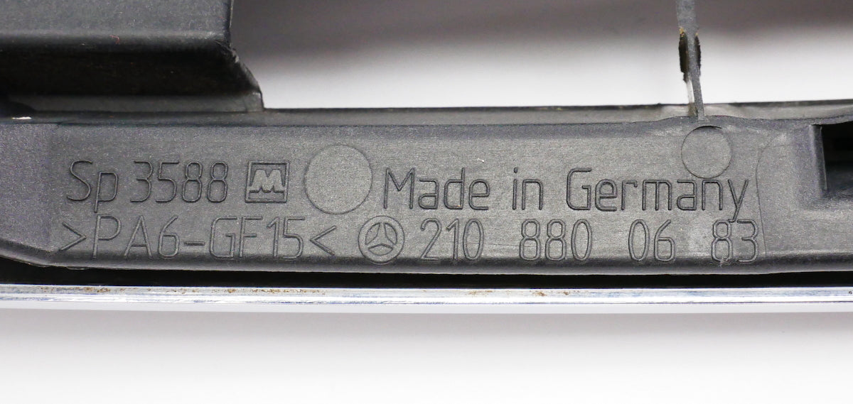 Grille 00-03 Mercedes W210 E320 E430 E55 - Genuine - 2108800683