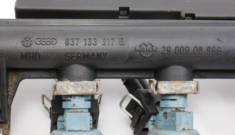 Fuel Rail Injectors 89-92 VW Jetta Golf GTI MK2 Cabriolet Genuine 037 133 317 B