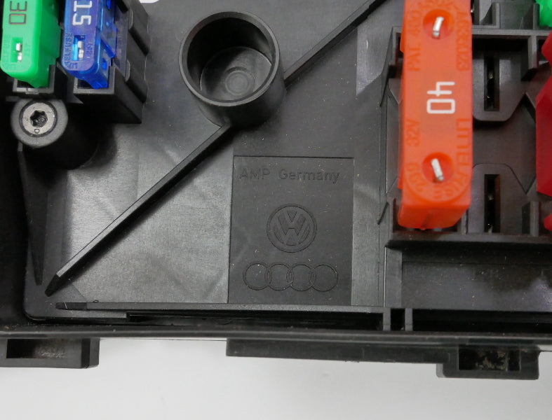 Under Hood Fuse Relay Block 2013 VW Jetta Sportwagen 2.5 Engine Bay Box Genuine
