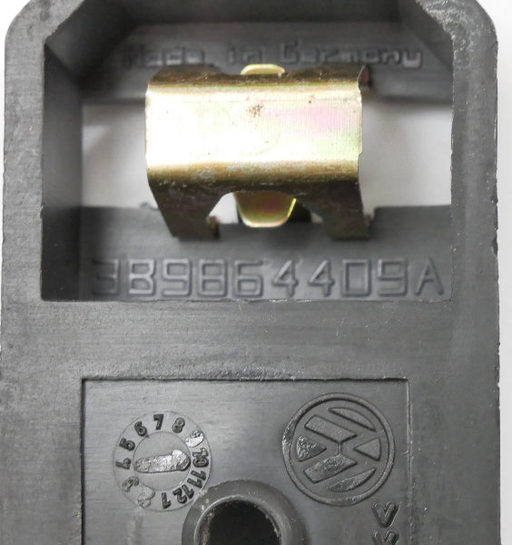Hatch Floor Spare Cover Clip Lock 98-05 VW Passat Wagon B5 B5.5 - 3B9 864 409 A