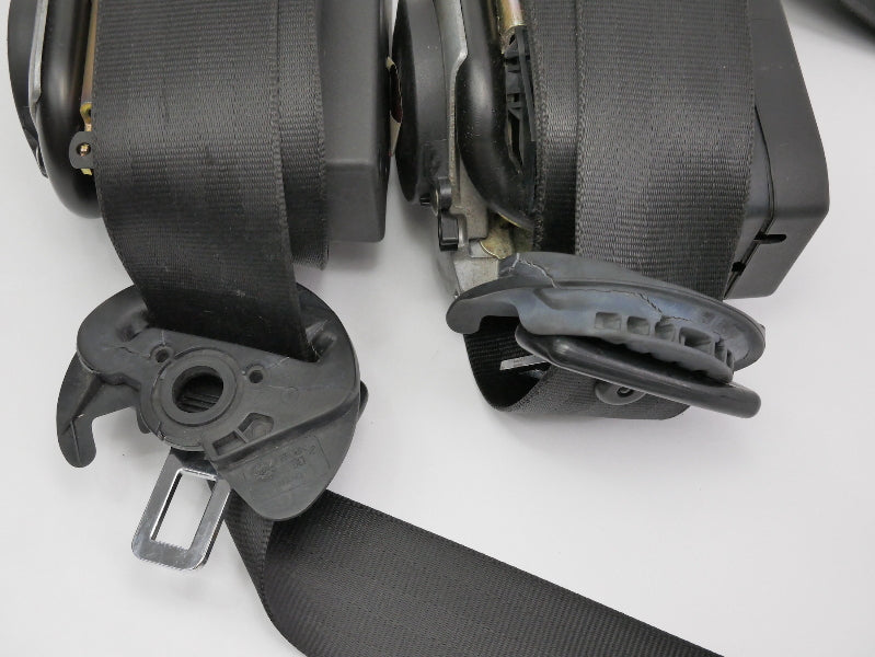 Front Shoulder Belt Seatbelt Set 01-05 VW Passat B5.5 Black 3B1 857 706 / 705 E