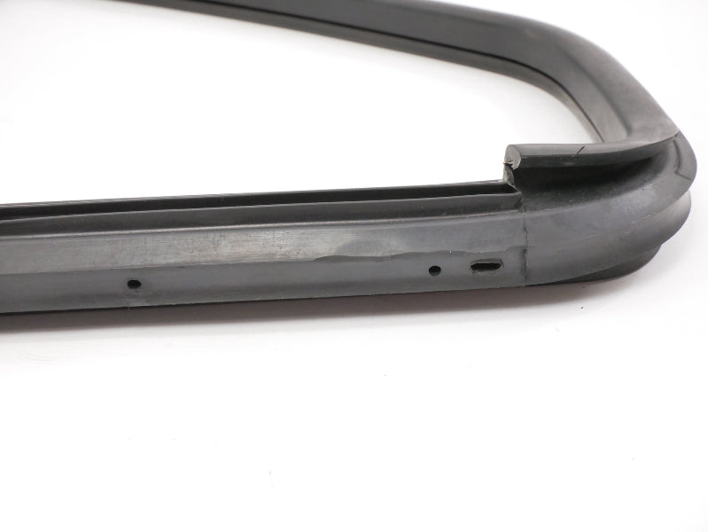 RH Rear Door Window Molding Seal Trim 99-05 VW Jetta Sedan 4dr MK4 1J5 839 432 C