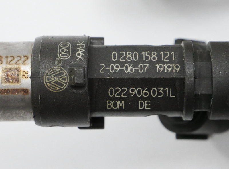 Fuel Injectors Set & Rail 07-09 VW R32 Eos Audi A3 TT 3.2 VR6 - 022 133 315 AB