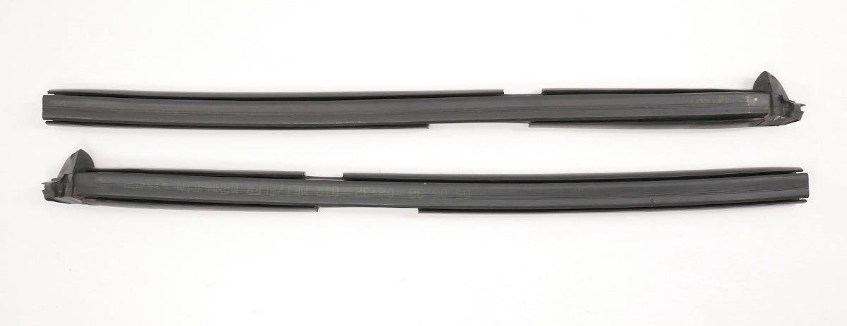 Front Window Track Seal Moulding Set 95-02 VW Cabrio MK3 MK3.5 1E0 845 261 / 262