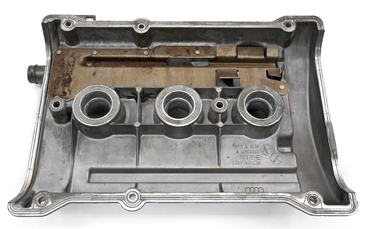 LH Engine Valve Cover Audi A4 A6 C5 VW Passat B5 2.8 V6 - OEM - 078 103 471 R