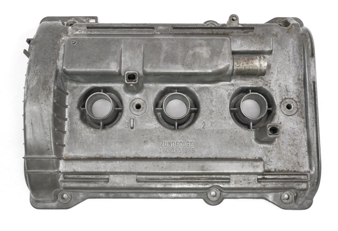 RH Engine Valve Cover Audi A4 A6 C5 VW Passat B5 2.8 V6 - OEM - 078 103 472 R