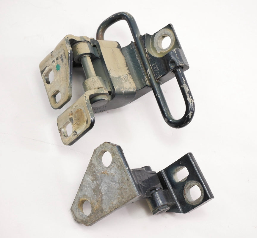 LH Front Door Hinges 05-10 VW Jetta Rabbit GTI MK5 Sportwagen - 1K0 831 401 L