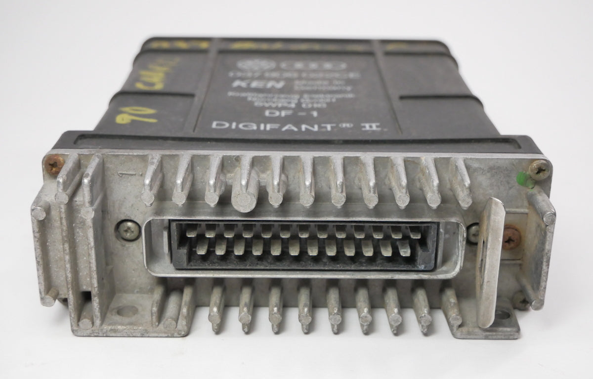 Engine Computer ECU ECM 90-93 VW Cabriolet Digifant II Genuine - 037 906 022 CE