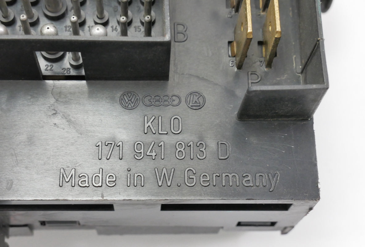 Fuse Box Panel & Relays 86-91 VW Vanagon T3 Westfalia - OEM - 171 941 813 D