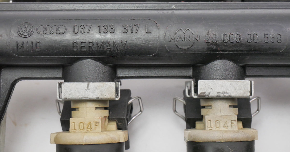 Fuel Rail Injectors 89-92 VW Jetta Golf GTI MK2 Cabriolet Genuine 037 133 317 L