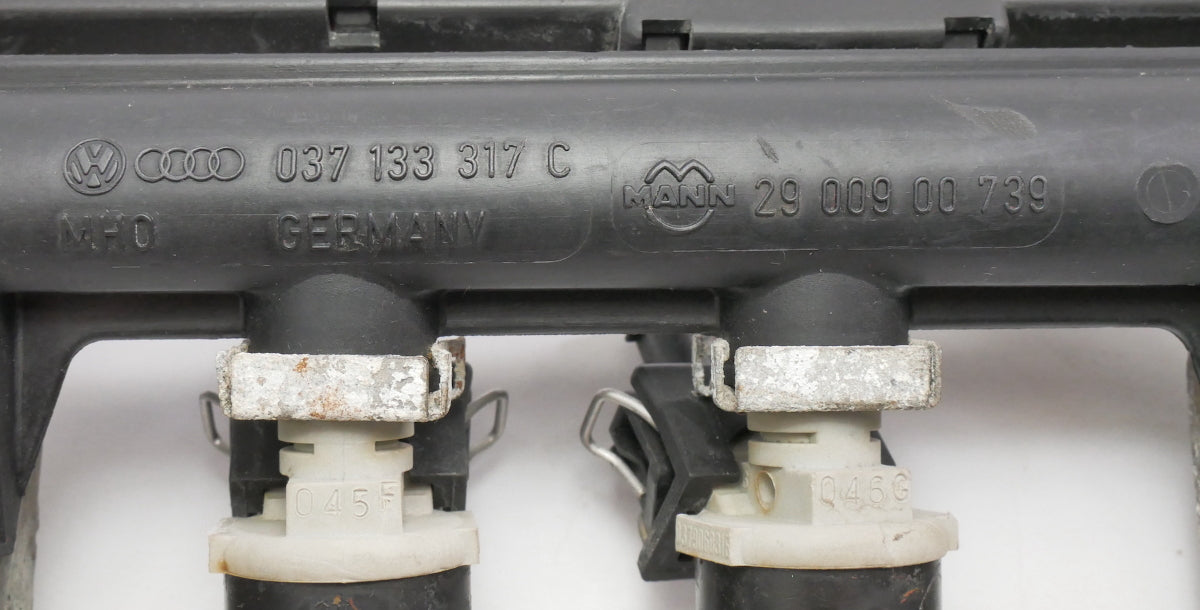 Fuel Rail Injectors 91-92 VW Jetta Golf GTI MK2 Cabriolet - Cali - 037 133 317 C