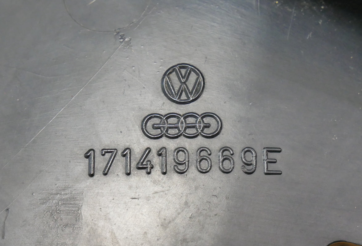Steering Wheel Horn Pad Center Button 75-80 VW Rabbit Jetta Mk1 . 171 419 669 E