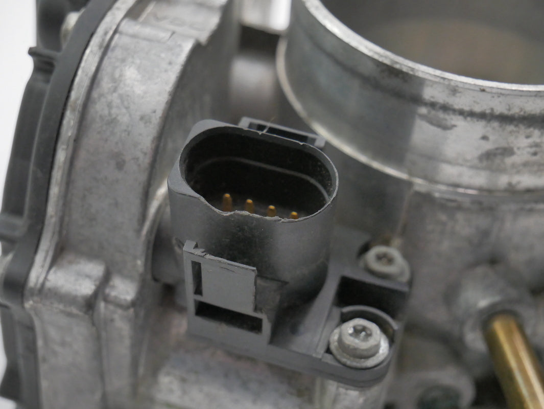 Throttle Body 97-01 Audi A4 A6 VW Passat B5 2.8 AHA V6 Genuine - 078 133 063 AN