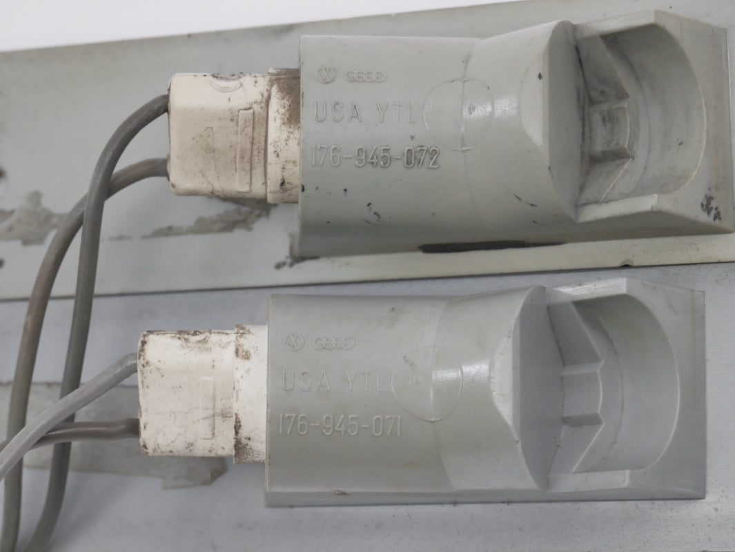 North American Side Marker Fender Lights 85-92 VW Jetta Golf GTI MK2 176 945 072