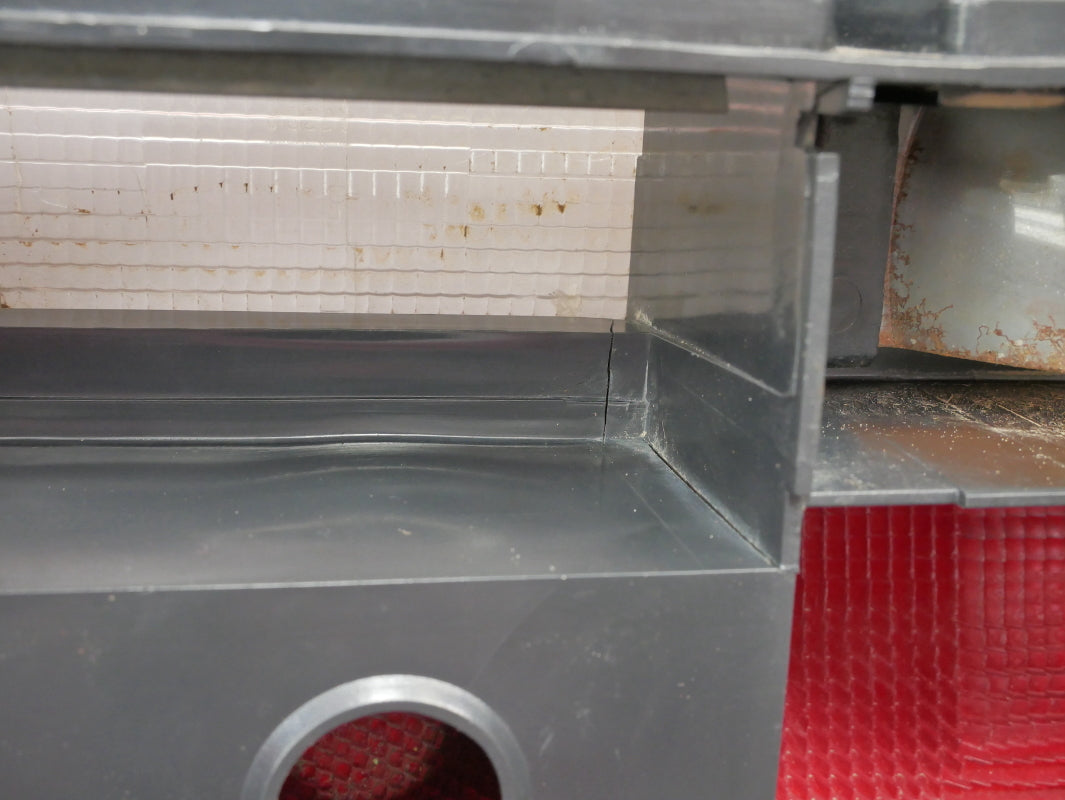 Tail Light Lamp Set 80-91 VW Vanagon T3 Taillight Genuine Hella OEM 251 945 111