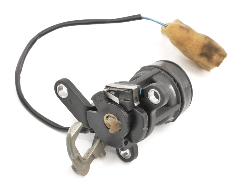 Trunk Lock Cylinder Button Linkage 93-99 VW Jetta MK3 ~ Genuine Volkswagen ~