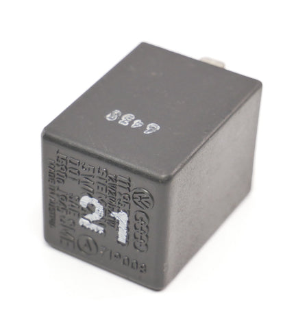 Turn Signal Relay 21 VW Audi Jetta Golf Passat Vanagon Cabriolet ~ 111 953 227 D