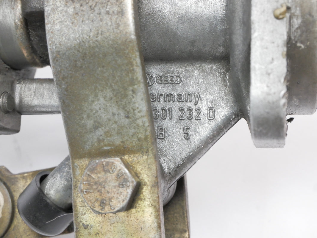 Manual Transmission Shifter Selector Tower 90-93 VW Passat B3 16V 02A 301 232 D