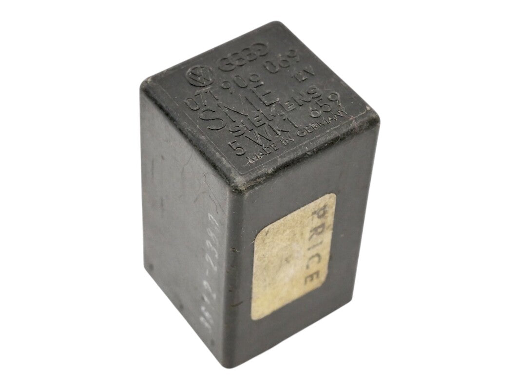 Fuel Enrichment Relay 1982 VW Vanagon - Genuine - 071 906 069