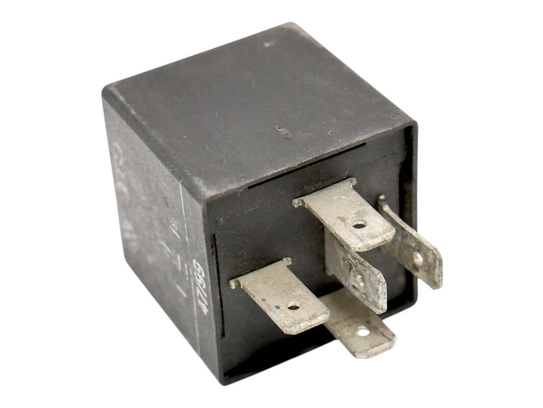 AC A/C Relay # 147 VW Jetta Golf GTI Cabrio MK3 Passat B4 Eurovan - 1H0 959 142