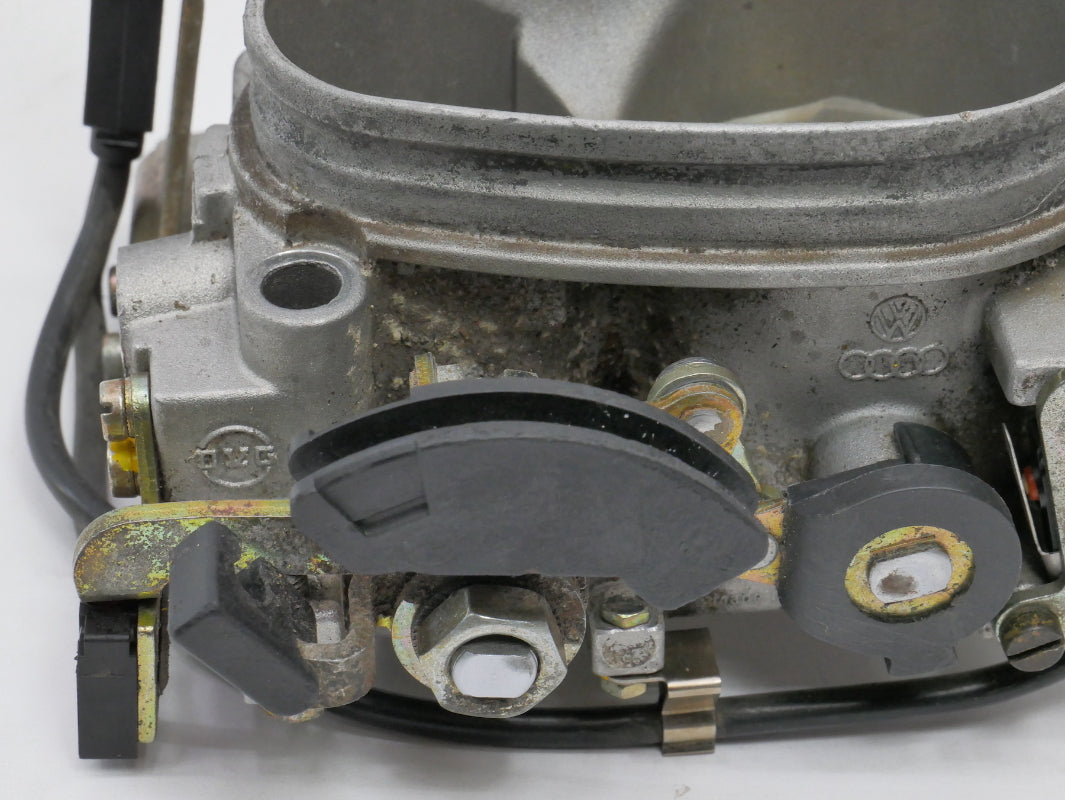 Throttle Body 90-92 VW Jetta GLI GTI 16V Passat B3 9A - Genuine - 051 130 063 R