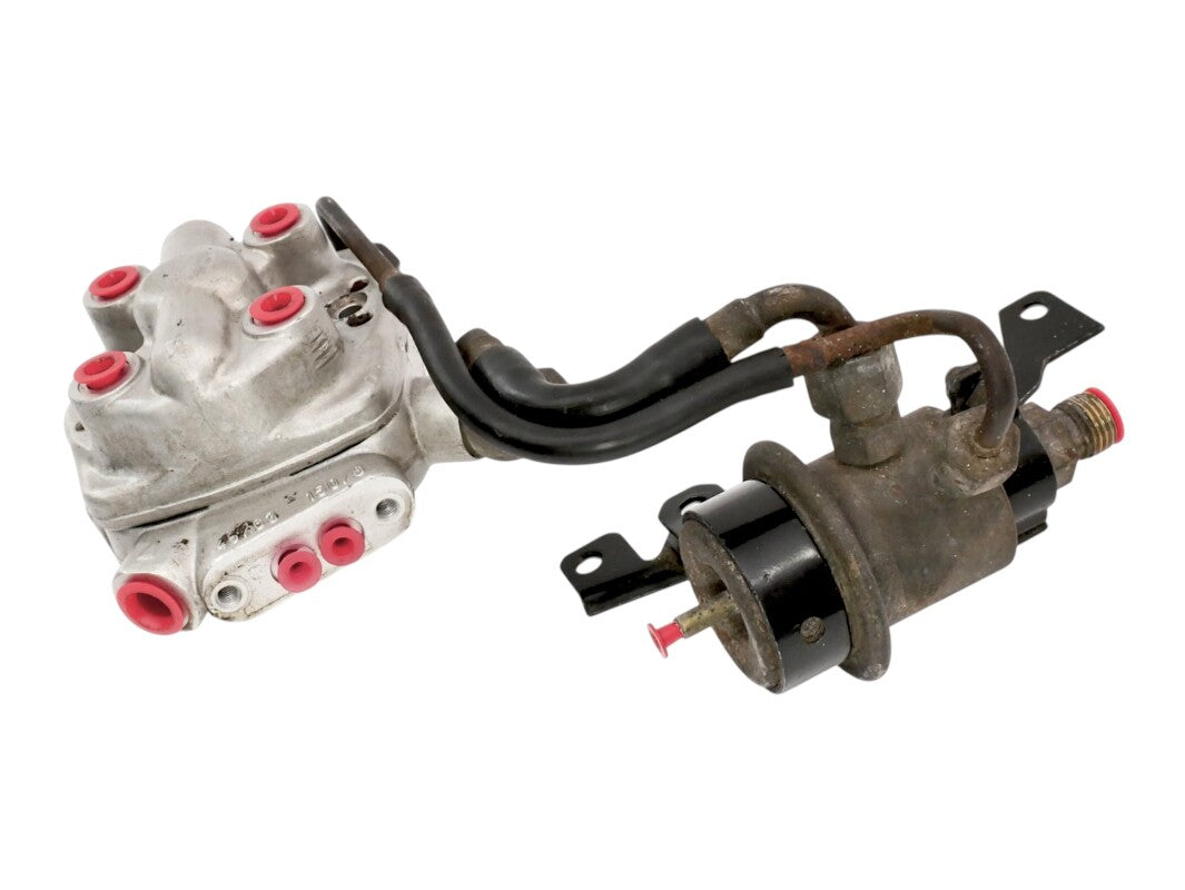 Fuel Distributor 90-93 VW Passat B3 9A 16v 2.0 - Genuine - 0 438 101 039