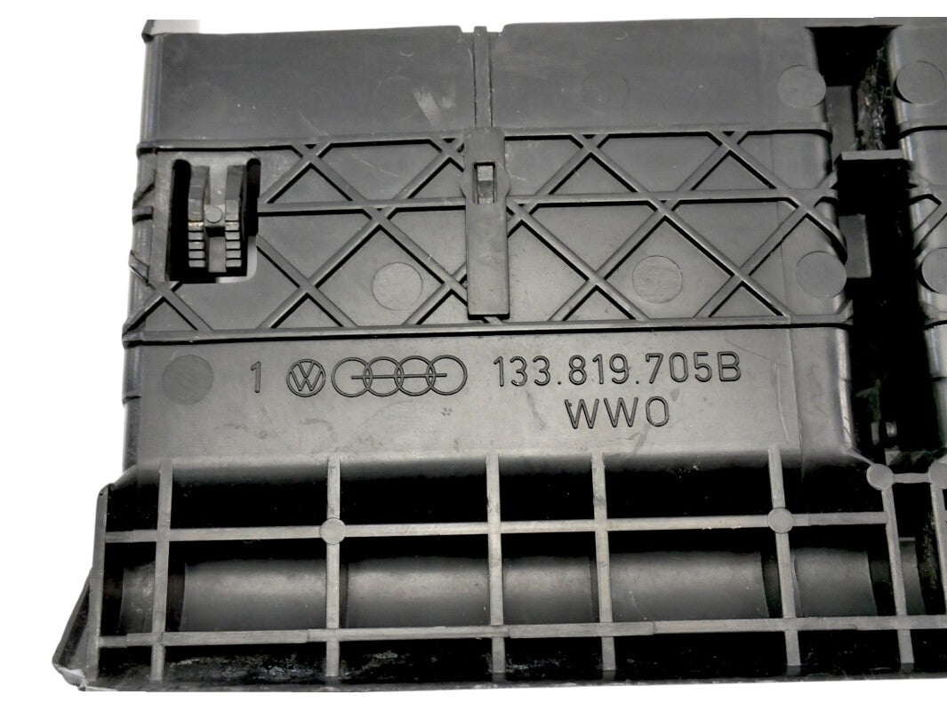 Interior Dash Center Vent 75-79 VW Super Beetle Aircooled . OEM . 133 819 705 B