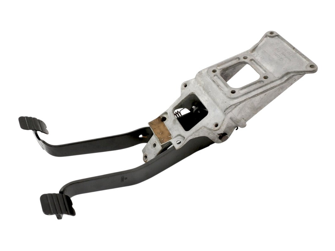 Clutch Brake Pedal Cluster Assembly Bracket 80-91 VW Vanagon T3 ~ 251 721 111 B