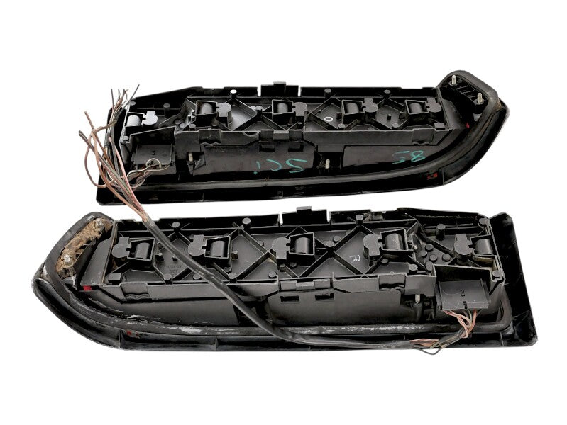 Taillight Tail Light Lamp Set 86-88 VW Scirocco MK2 Genuine OEM - 533 945 112 B