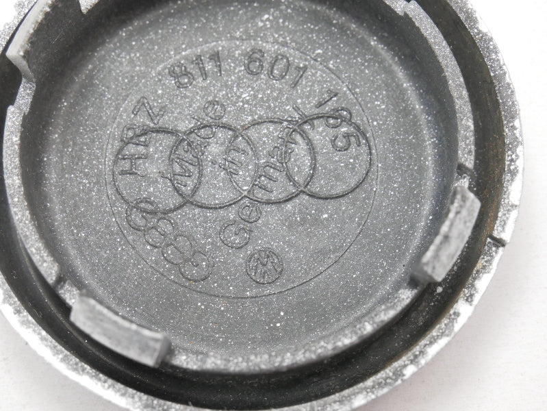 2x Wheel Center Hub Cap Audi 4000 - Genuine OEM - 811 601 165