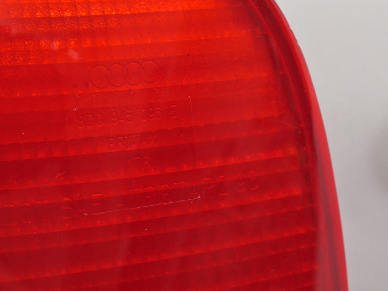 RH Tail Light Taillight Lamp 1998 Audi A4 B5 Sedan - Genuine - 8D0 945 096 E
