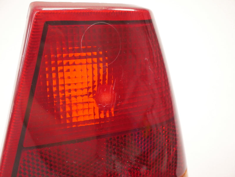 RH Taillight Tail Light Lamp 82-88 VW Quantum Wagon - Genuine - 321 945 112 L